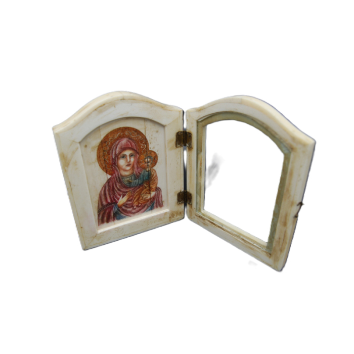 Kapliczka z kości Madonna z Dzieciątkiem